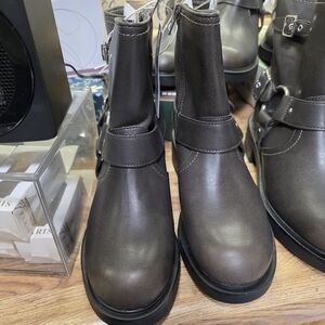 Universal Thread Gray Ankle Boots